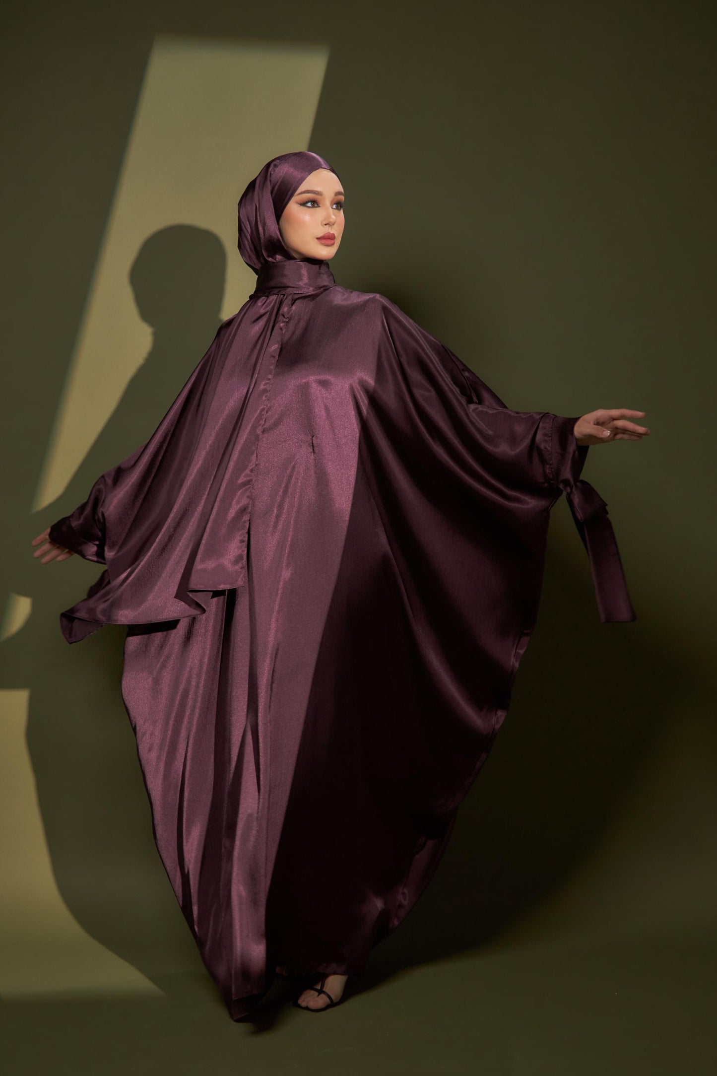 YASMEEN ABAYA